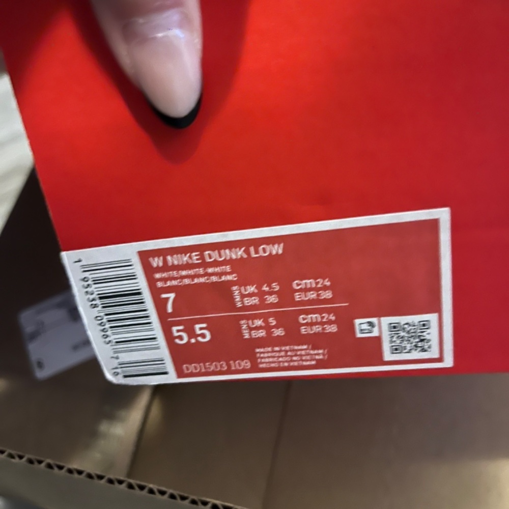 Nike dunks - Picture 3 of 3